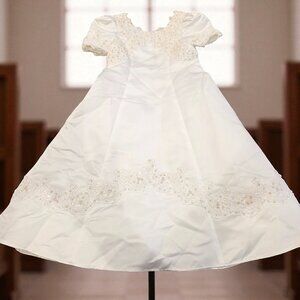 Elegant White Embroidered Dress for Girls – Size 4 Years